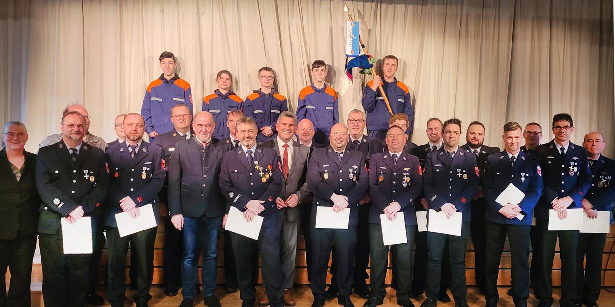 Dank und Ehre für die Feuerwehr-Jubilare aus Postbauer-Heng | nn.de