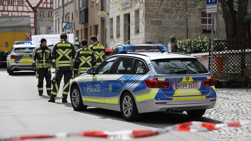 Gegen 12 Uhr war der Lastwagen in der Unteren Bauhausstraße in Richtung Marktplatz unterwegs, berichtet das Polizeipräsidium Mittelfranken.