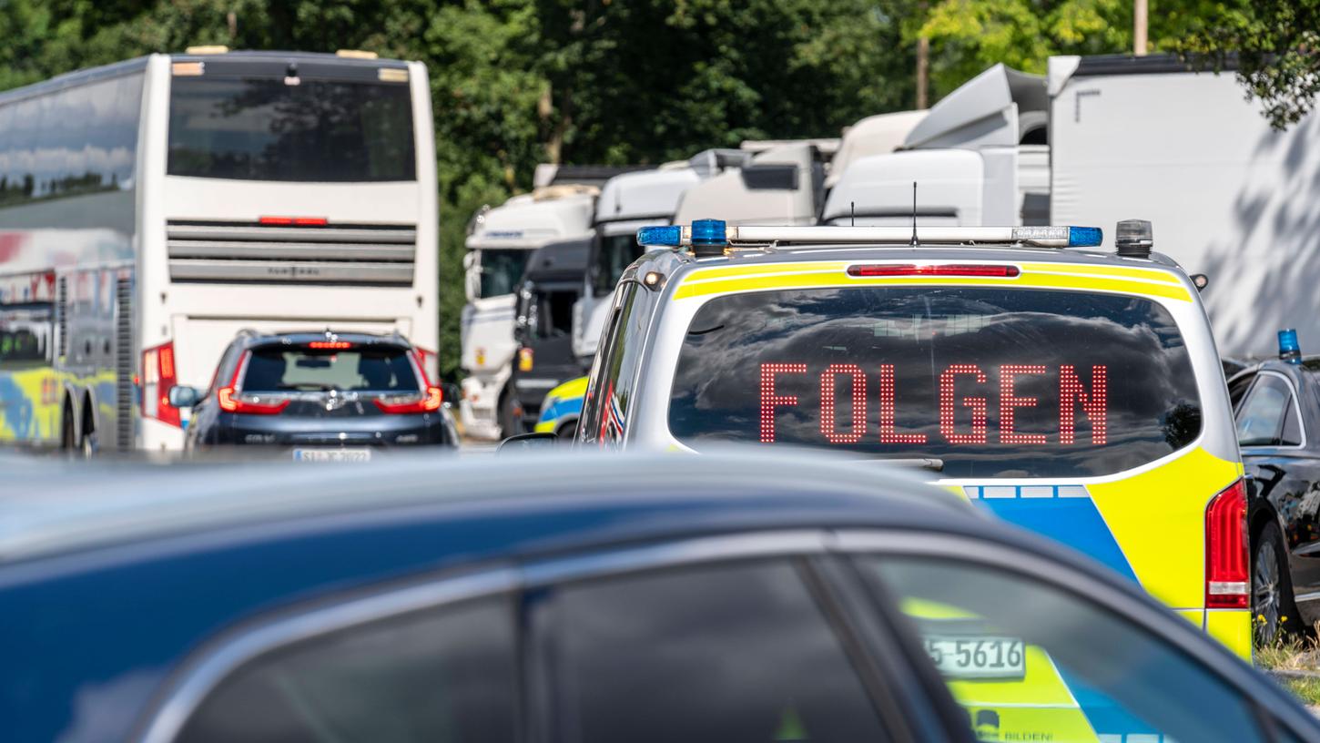Die Polizei nahm im Mai Lkw und Busse ins Visier. Die Polizei nahm im Mai Lkw und Busse ins Visier.