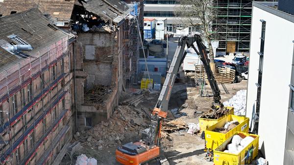 HuPfla: Abbruch des Ostflügels hat begonnen