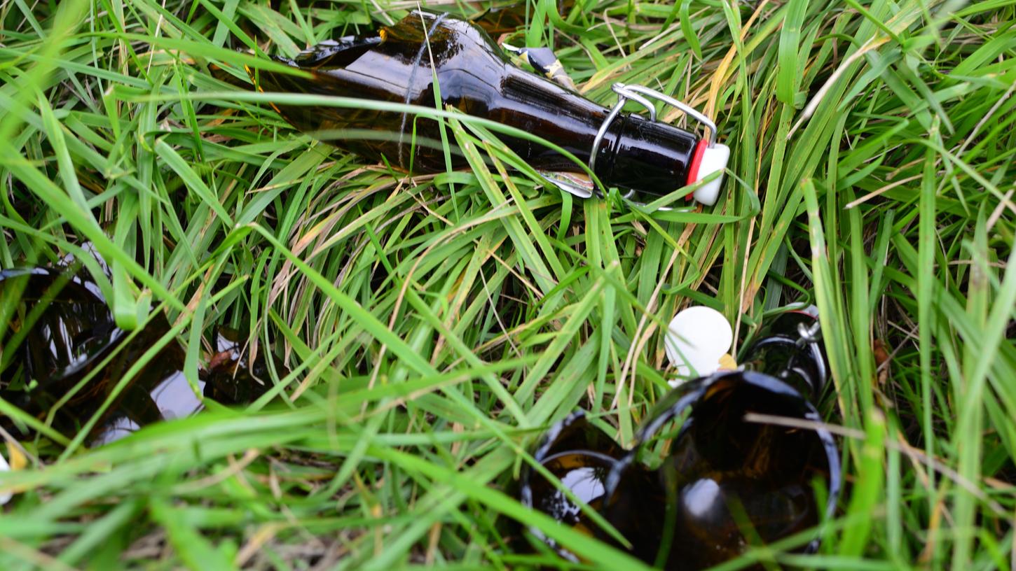 Abgebrochene Flaschen können eine gefährliche Waffe sein.
