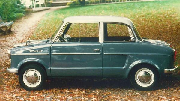 Der Prinz I und II wurde von einem 20 PS "starken" Zweizylinder-Heckmotor angetrieben. Die Preise begannen bei 3645 Mark.