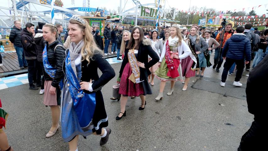 Endlich Frühlingsfest: OB König zapft an! Alle Fotos zum Start am Dutzendteich