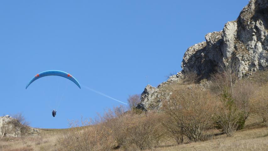 Ein beliebter Ort für Paraglider: Das altehrwürdige Walberla. Mehr Leserfotos finden Sie hier