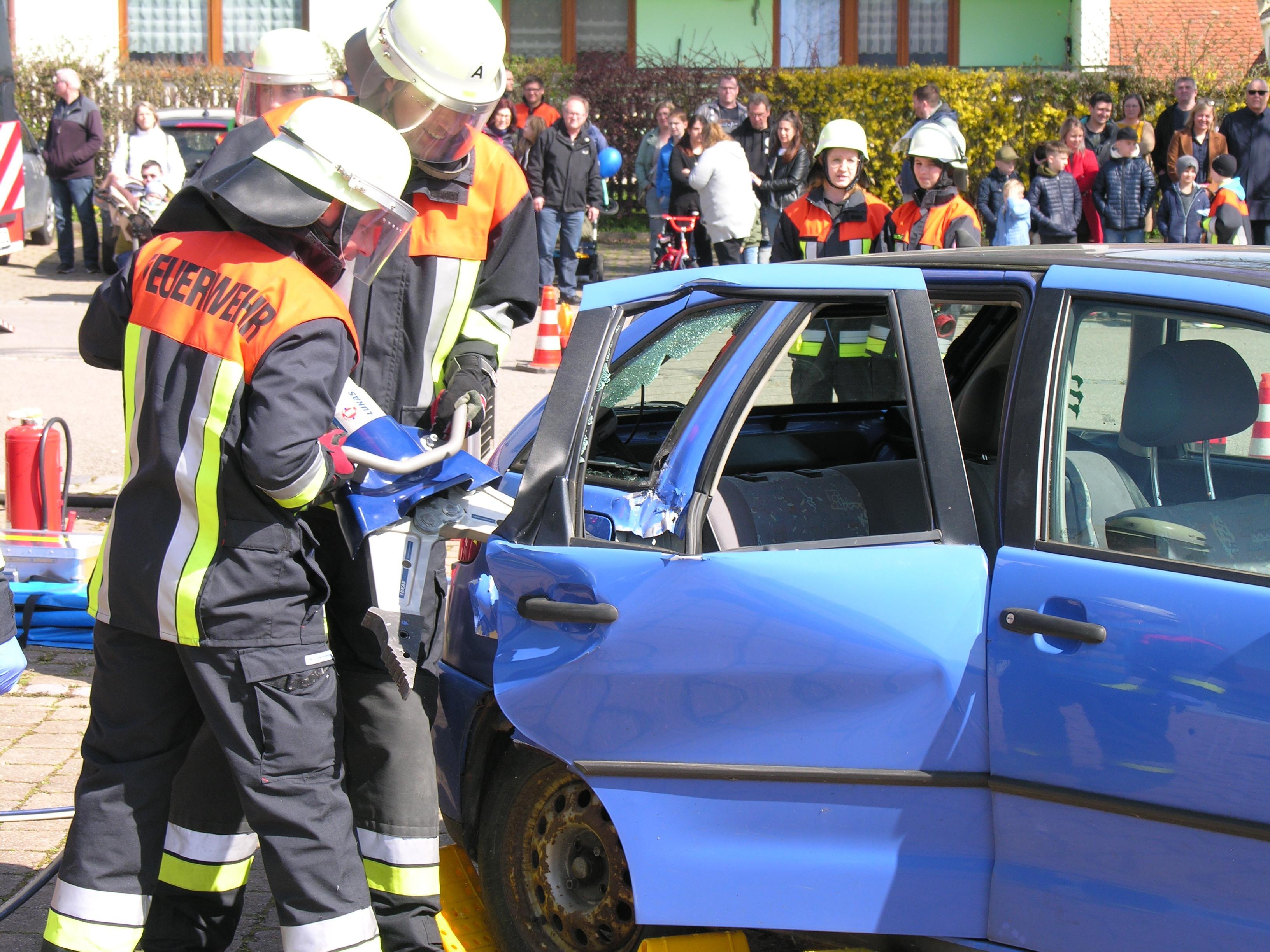 9. Treuchtlinger Autoschau lockte mit Action und Attraktionen