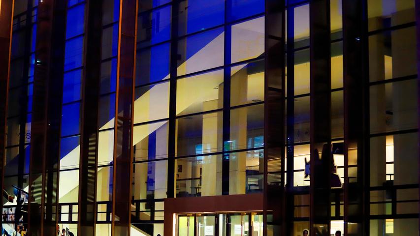 Das Nürnberger Schauspielhaus öffnet am Samstag um 11 Uhr die Tore zu einer Führung durch die Räumlichkeiten. Dabei können sie hinter die Kulissen eines Theaterbetriebs blicken und viele spannende Dinge erfahren. 