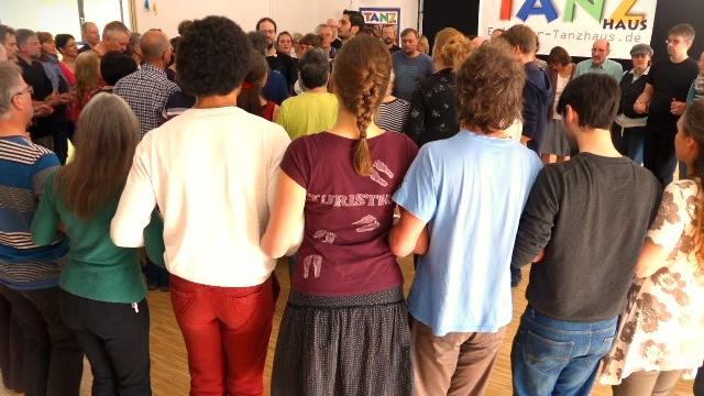 Ende April trifft sich die Bal-Folk-Tanzszene auf Initiative des Erlanger Tanzhauses zum mittlerweile fünften Mal in der Hugenottenstadt.   
