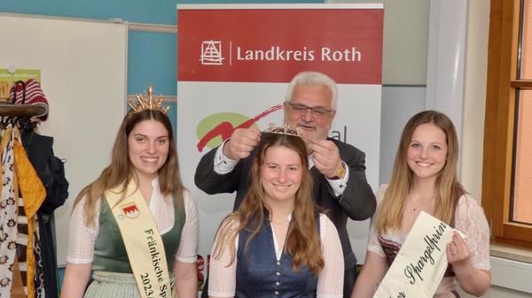 ROT-Spargelprinzessin-Theresa-Bub-Lkr-Roth