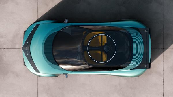 Das Rund am Panoramadach findet sich auch im Innenraum und an den Rückleuchten wieder.