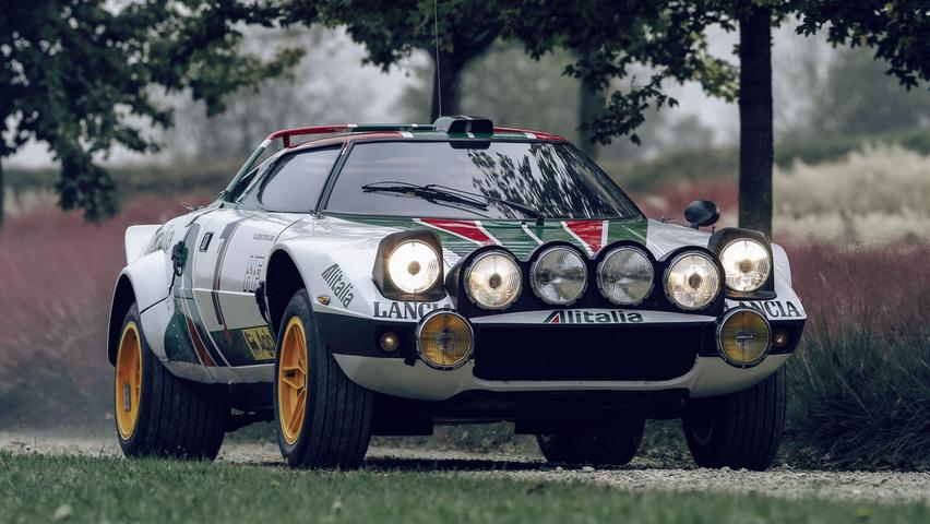 Der Lancia Stratos siegte bei insgesamt 17 WM-Rallyes. Der italienische Werkspilot Sandro Munari gewann mit ihm dreimal in Folge die Rallye Monte Carlo (1975 bis 1977).