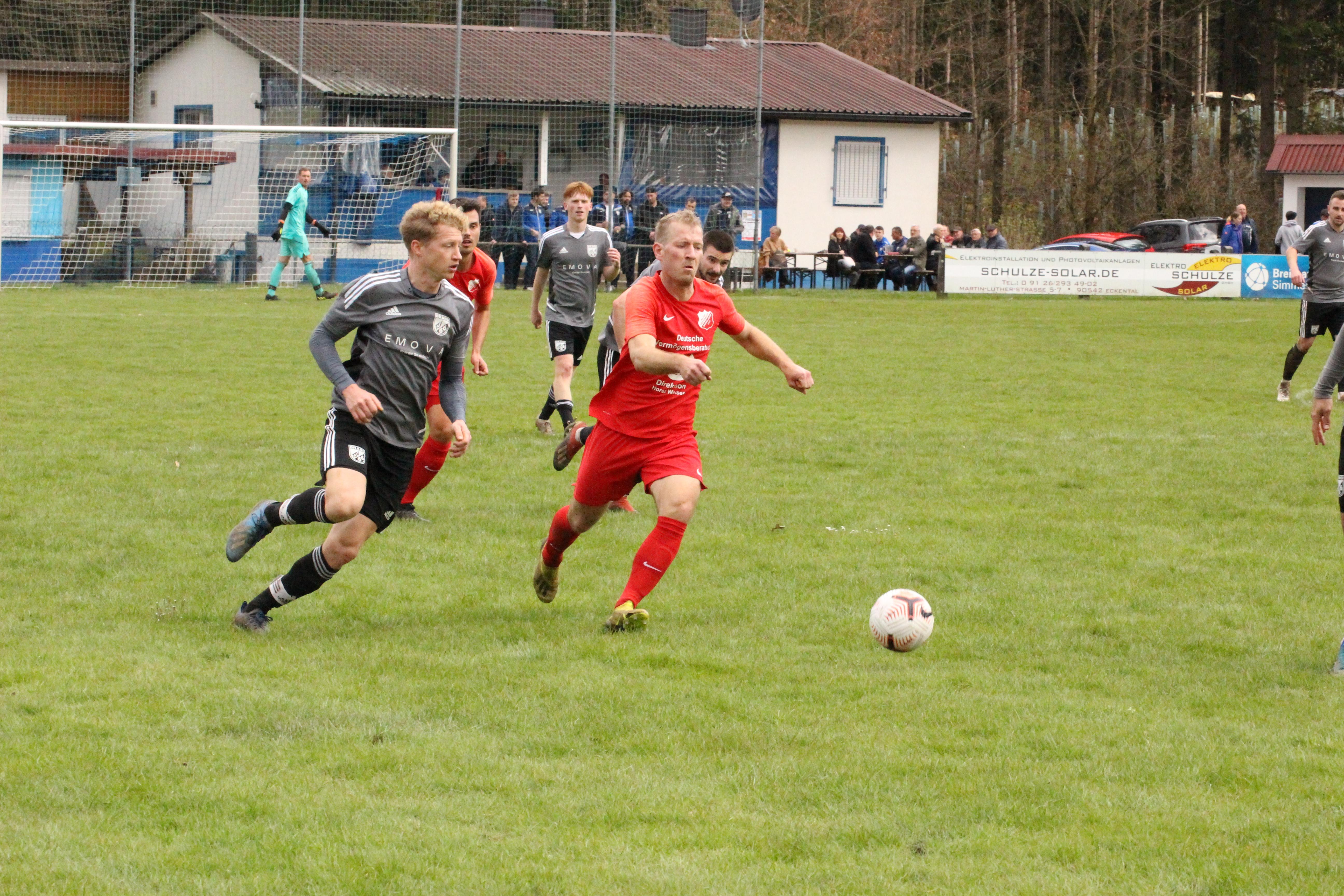 16.04.23 SpVgg Hüttenbach-Simmelsdorf (rot) vs. TSV Brand (grau)