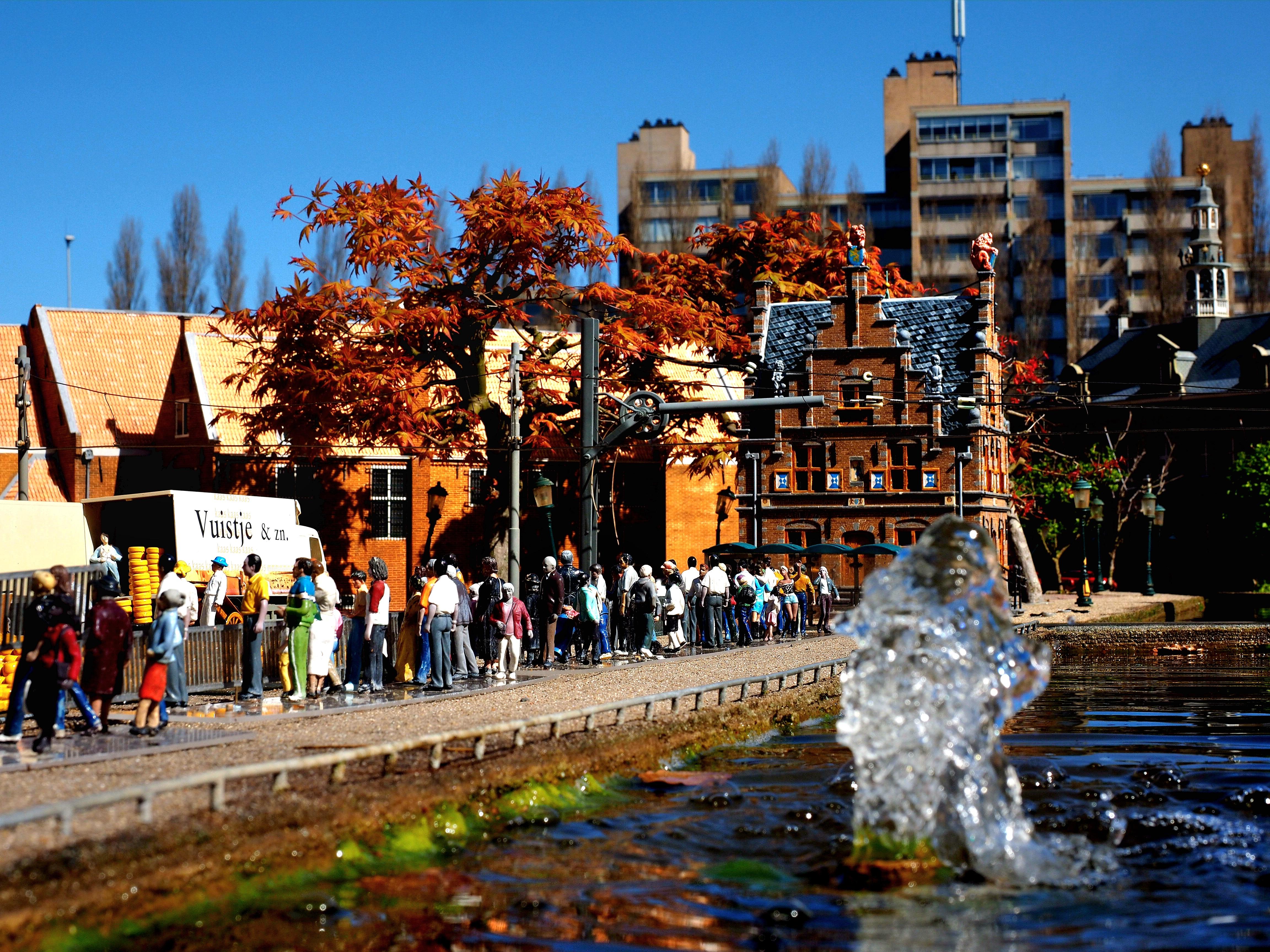 Madurodam nahe Den Haag ist Holland im Kleinen. Hier wurden die schönsten Bauwerke und Städte in Miniatur nachgebaut, ein super Ziel für Kinder. Die spannende Reportage zu dieser Bildergalerie lesen hier auf unserem Premiumportal nn.de.