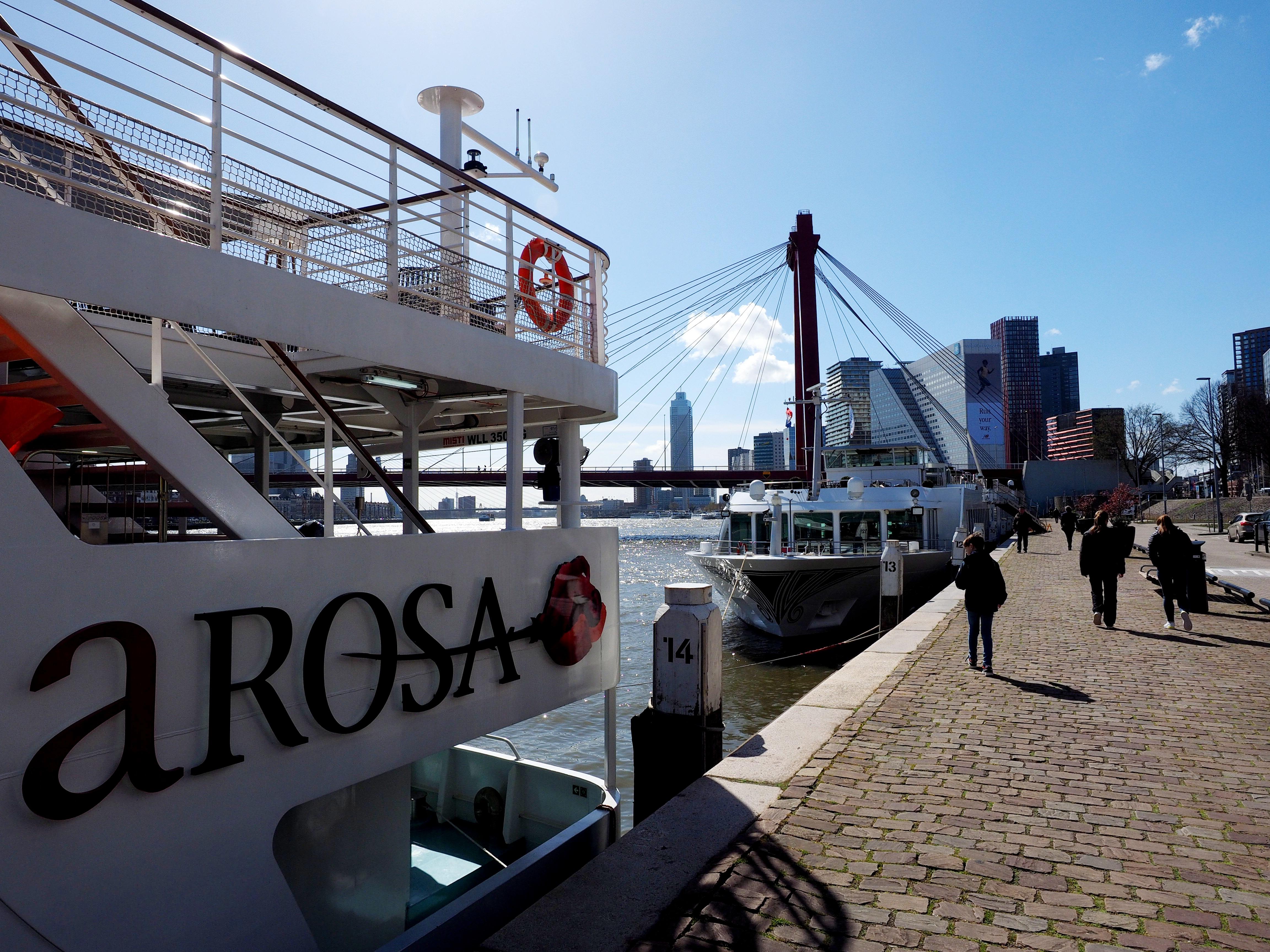 Am Nachmittag geht´s nochmal von Bord an Land - Ziel: Eine Hafenrundfahrt durch den Rotterdamer Hafen, den größten Europas. Die spannende Reportage zu dieser Bildergalerie lesen hier auf unserem Premiumportal nn.de.