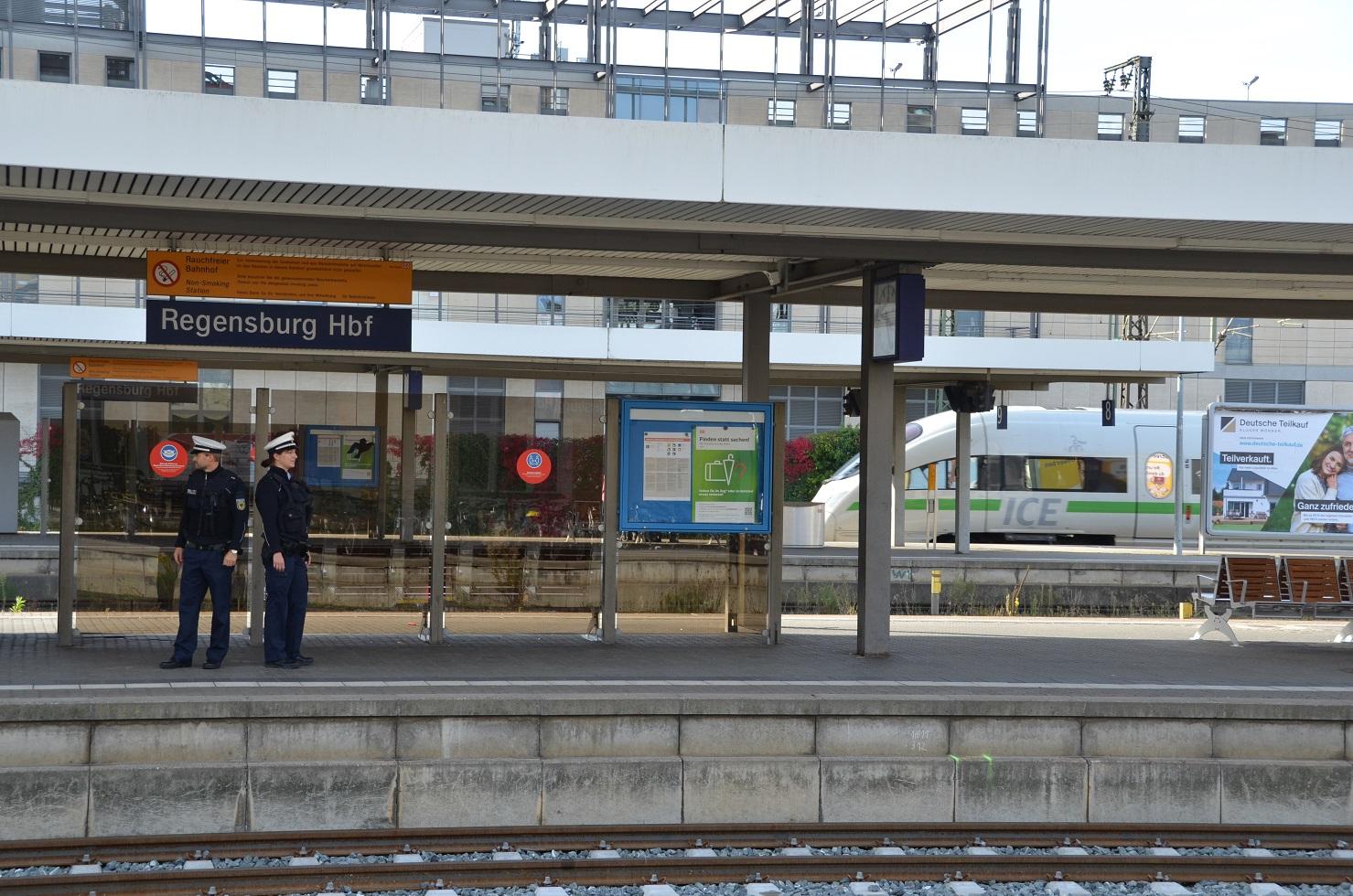 Symbolbild_Streife_HbfRegensburg_Bahnsteig.jpg