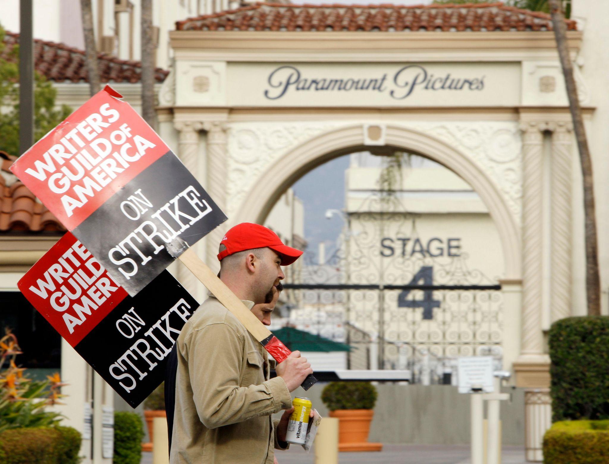 Streik In Hollywood? Drehbuchautoren Verhandeln Um Vertrag