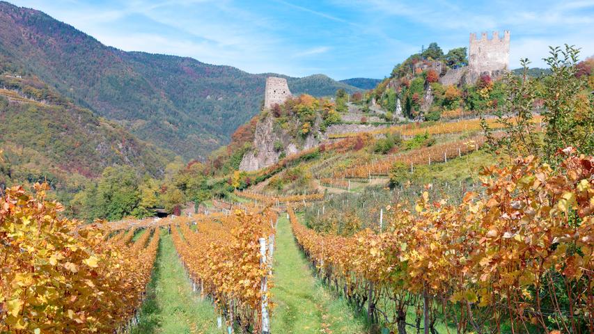 Hier mussten alle gen Italien vorbei: Das Cembra-Tal mit dem Schloss von Segonzano im Trentino.