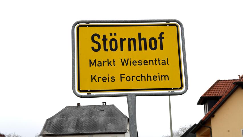 Störnhof liegt auf einer Anhöhe. Im Winter kann es im Wiesenttal regnen, in Störnhof aber schneien. Der Ort mit seinen knapp 80 Einwohnern gehört zur Gemeinde Wiesenttal.