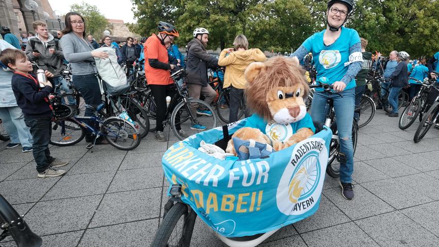 Auch ber bayerische Löwe macht sich stark für ein Radgesetz im Freistaat. 