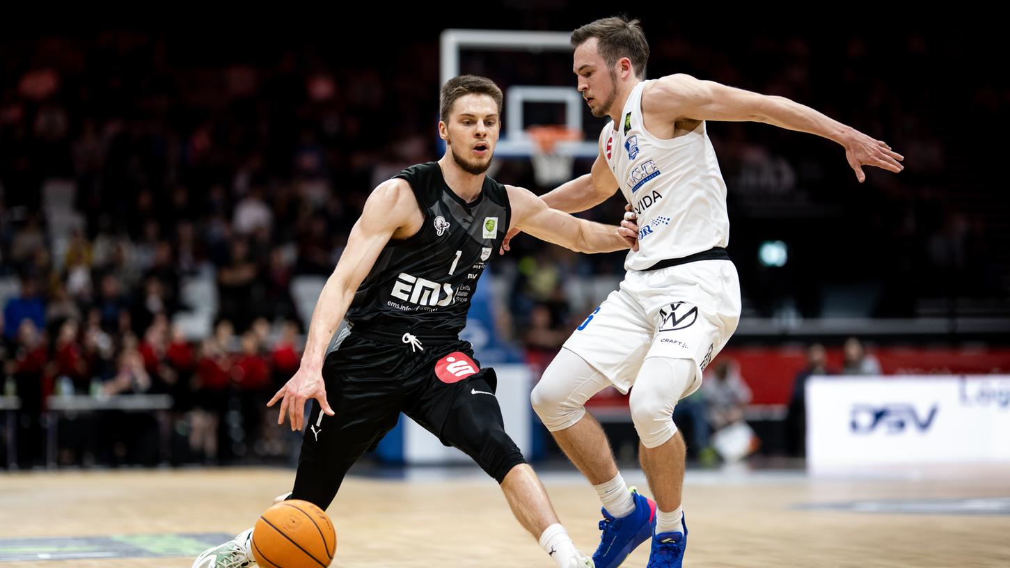 Justinas Ramanauskas (links, hier gegen Bochums Conley Garrison) war eine der Entdeckungen in dieser Saison. Justinas Ramanauskas (links, hier gegen Bochums Conley Garrison) war eine der Entdeckungen in dieser Saison.