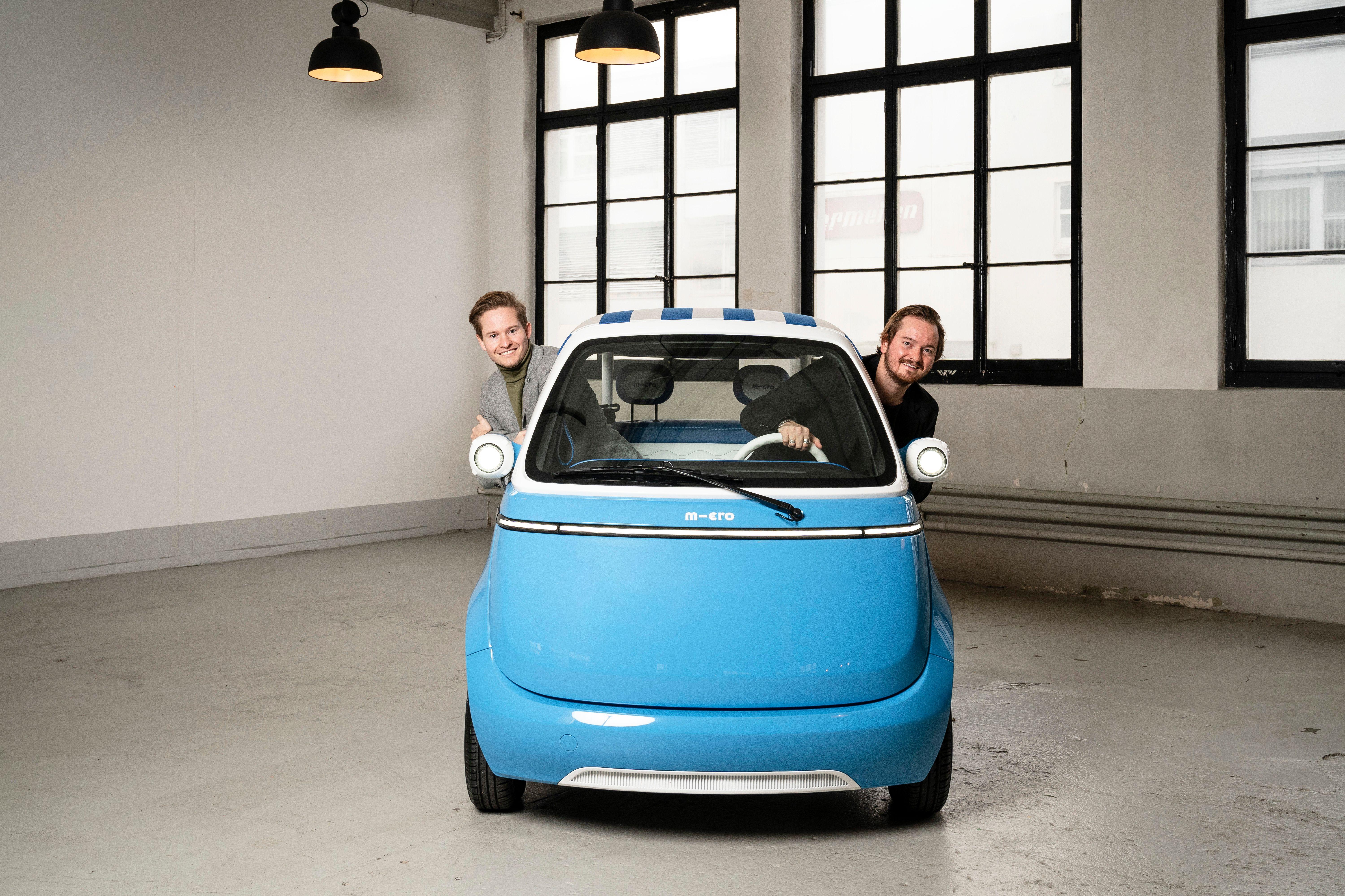 Bereits 2015 haben die Schweizer Brüder Merlin (links) und Oliver Ouboter mit der Microlino-Entwicklung begonnen.