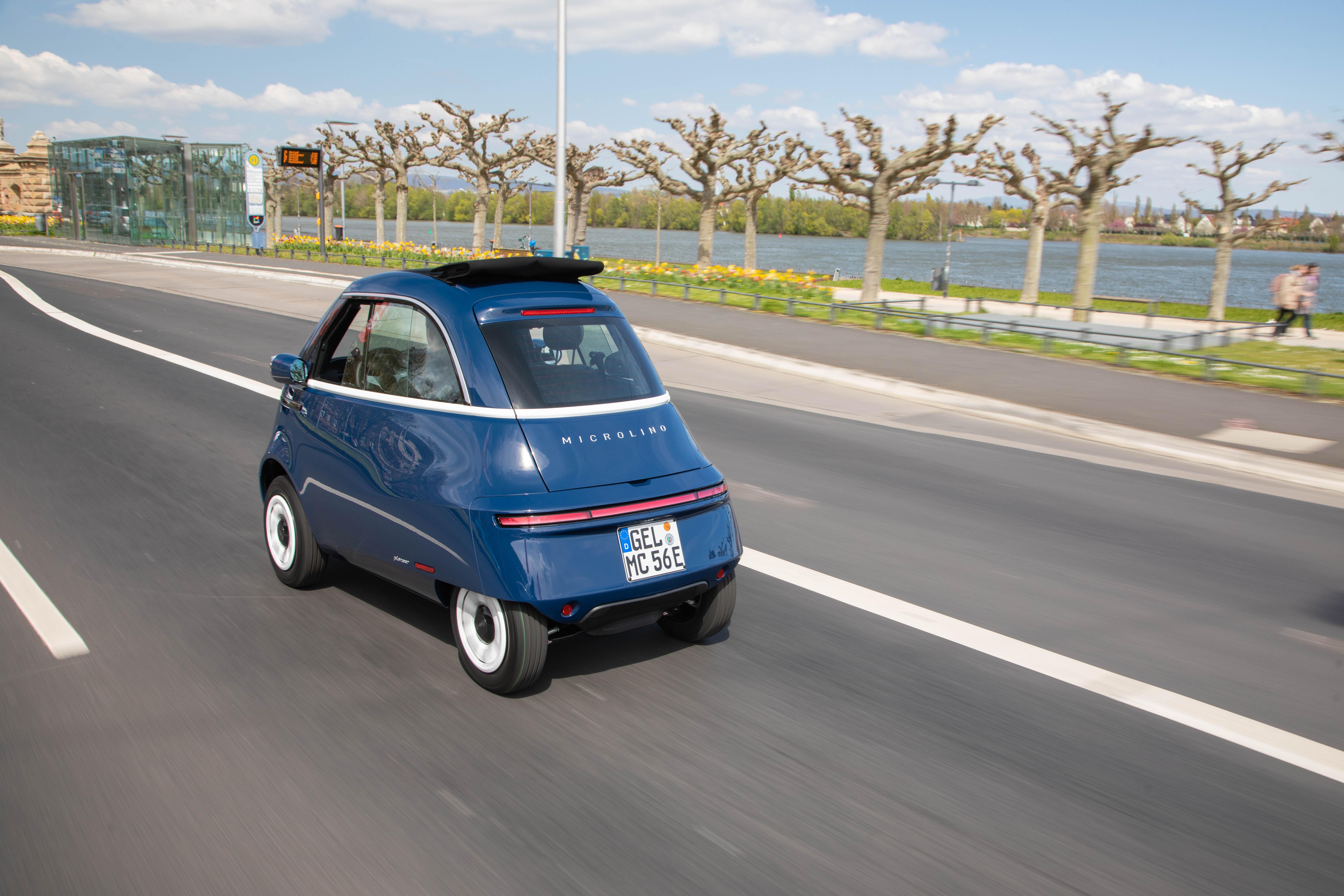 Die kleinste (6 kWh) taugt für 91 Kilometer Reichweite, die mittlere (10,5 kWh) für 177 und die größte (14 kWh) für 230 Kilometer.