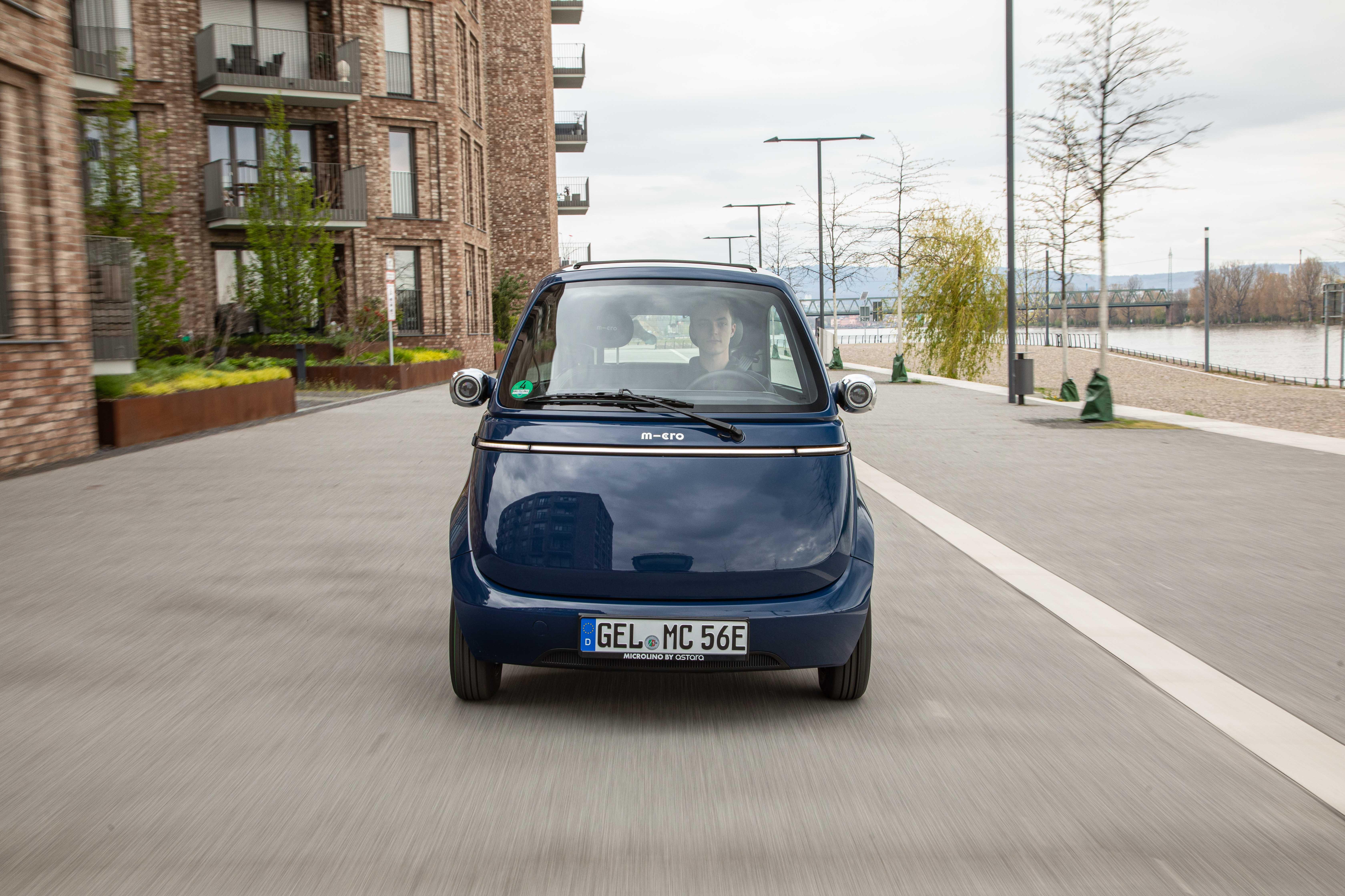 Immerhin besitzt das Wägelchen eine selbsttragende Karosserie aus Stahl und Aluminium und nicht den in dieser Fahrzeugklasse üblicherweise verwendeten Gitterrohrrahmen.