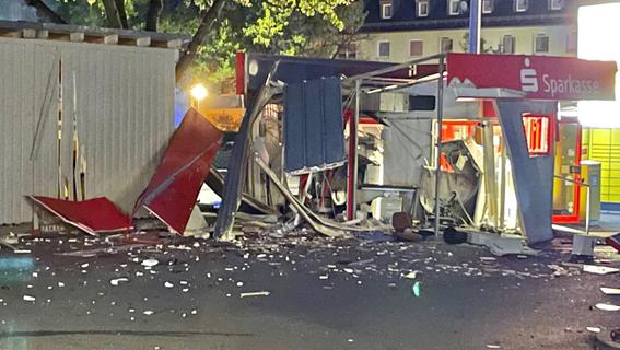 Geldautomaten in Fürther Südstadt gesprengt - Fahndung nach Tätern läuft
