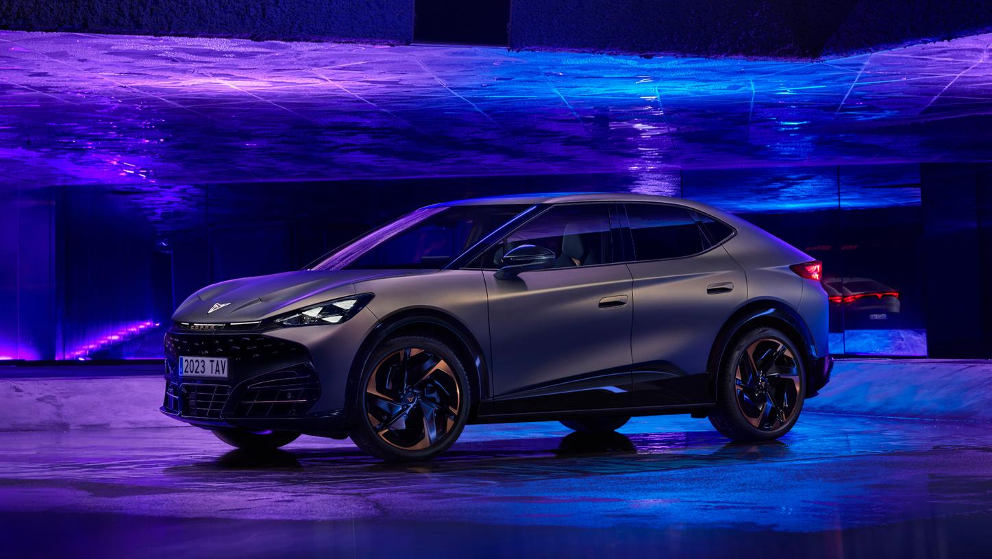 Seine Publikumspremiere hat der Cupra Tavascan bereits gefeiert, die Markteinführung erfolgt aber erst 2024. Seine Publikumspremiere hat der Cupra Tavascan bereits gefeiert, die Markteinführung erfolgt aber erst 2024.