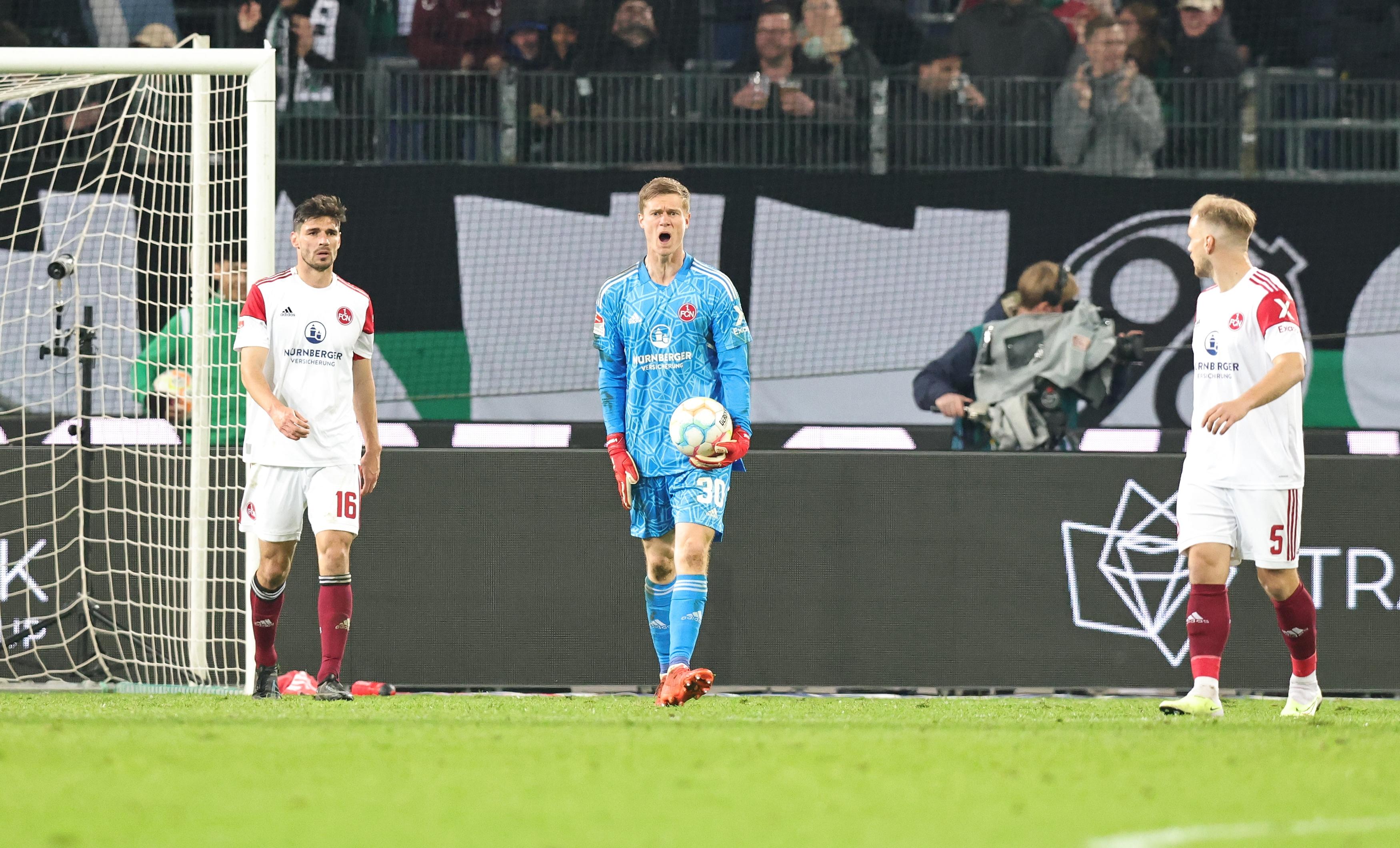 In den verbleibenden 20 Minuten geht so gut wie gar nichts mehr aus Nürnberger Sicht, die Gäste fügen sich ihrem schmerzhaftem Schicksal. 