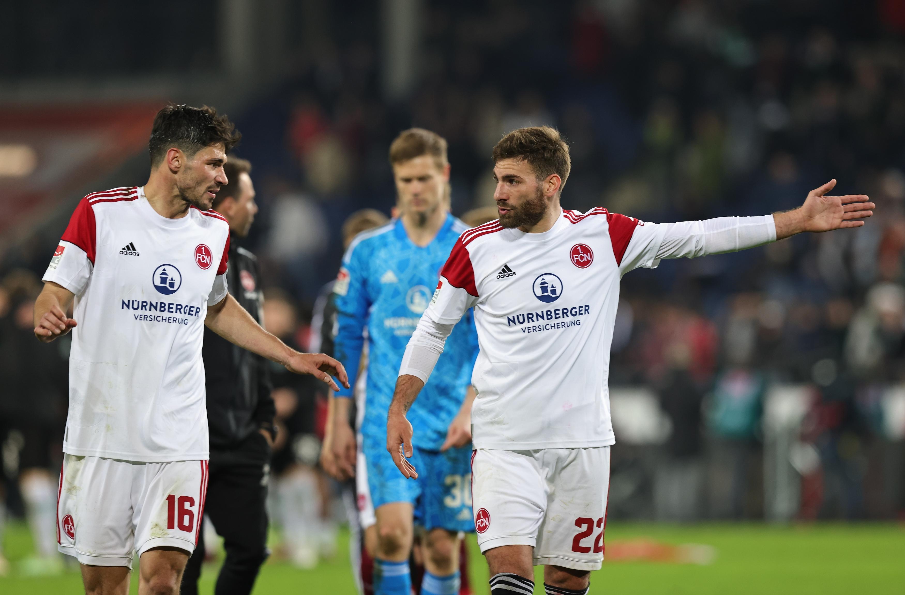 Obwohl die Club-Elf nach Abpfiff rege über die 90 Minuten diskutiert. 