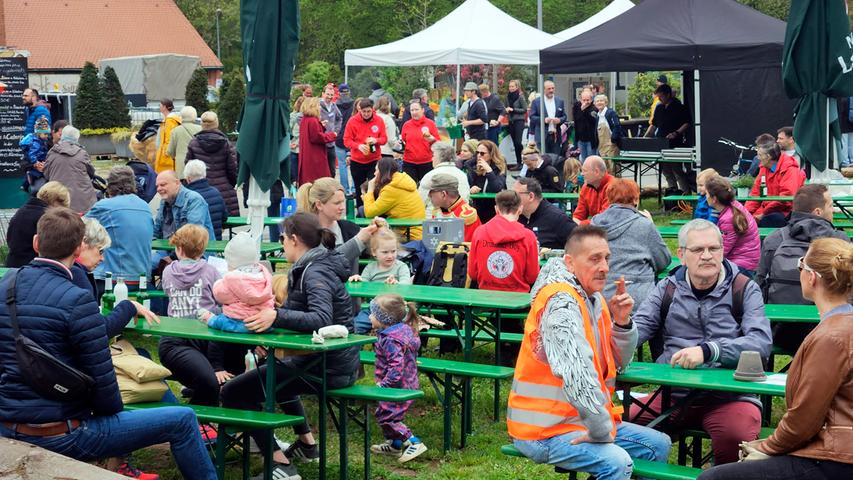 Bratwurst, Eis und Kaffee: Für das leibliche Wohl war beim Fest ebenfalls gesorgt. Bratwurst, Eis und Kaffee: Für das leibliche Wohl war beim Fest ebenfalls gesorgt.