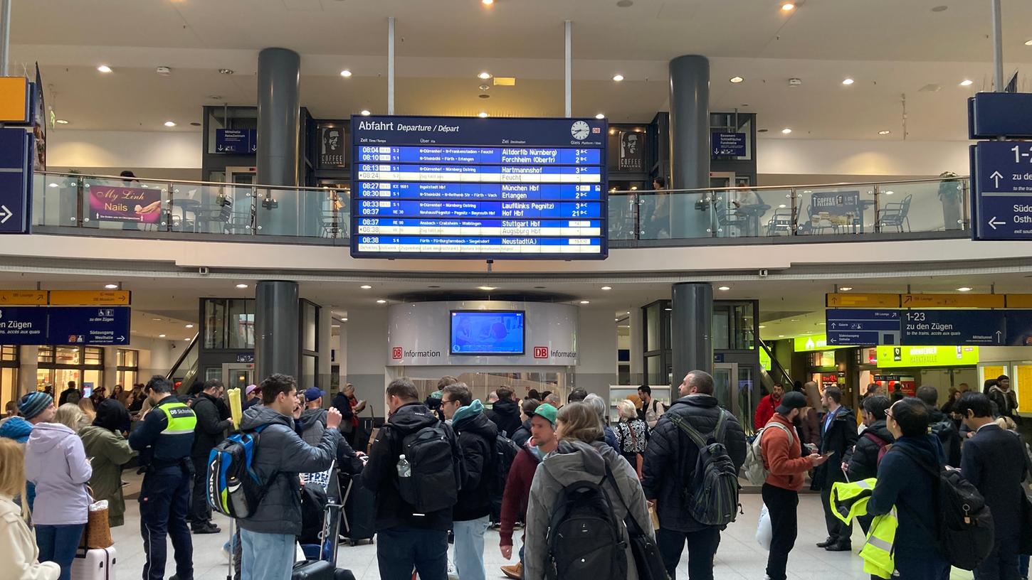Eine Stellwerkstörung sorgt am Nürnberger Hauptbahnhof für Chaos. Es kommt zu zahlreichen Verspätungen und Zugausfällen.