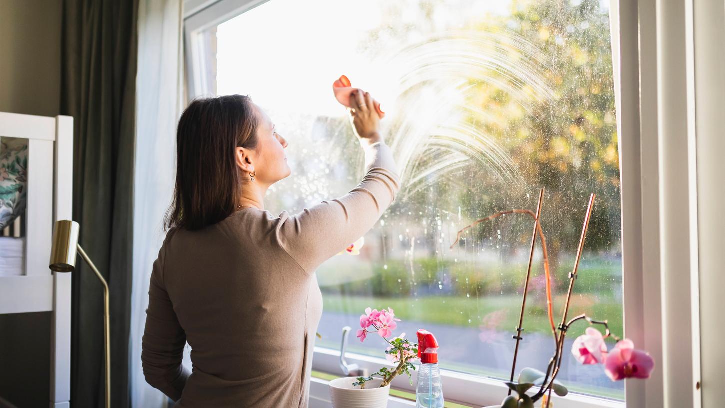Schmierseife hilft beim Fensterputzen, bei der Reinigung von Oberflächen und bei Wäsche waschen.