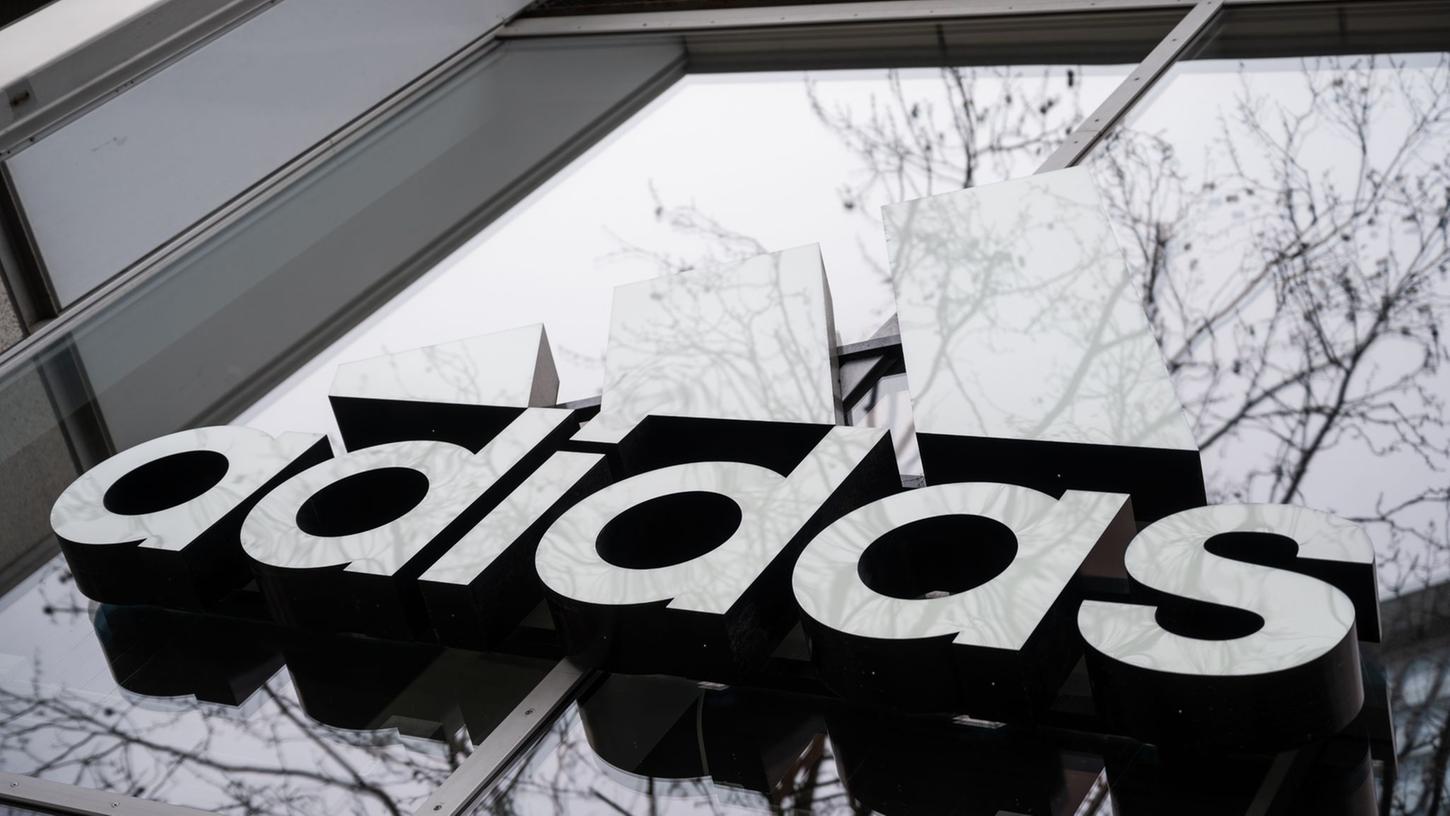 Adidas muss sich mit Vorwürfen von Investoren auseinandersetzen. 