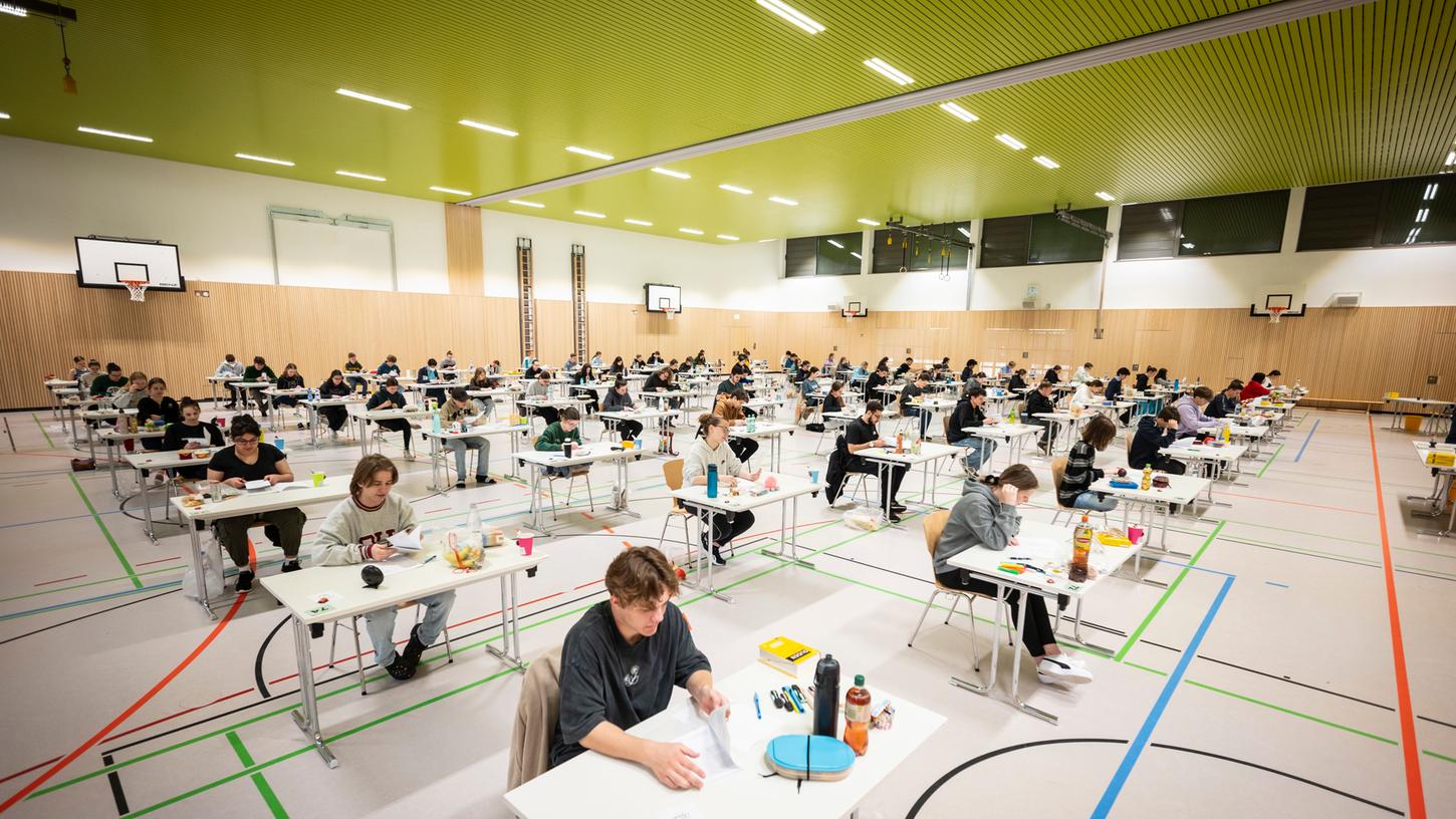 Die Abiturprüfungen in Bayern gingen am Freitag in die nächste Runde. 