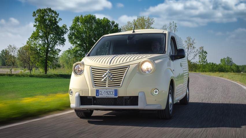Den fünfsitzigen Crew Cab Van (Foto) gibt es nur als Diesel, den sogenannten Panelvan alternativ auch als Benziner und vollelektrisch.