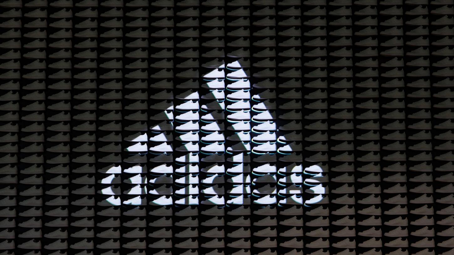 Der Sportartikelhersteller Adidas hält das erste Quartel für etwas besser als erwartet.
