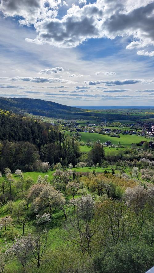Vom Regensberg schweift der Blick unserer Leserfotografin weit über die fränkische Schweiz. Mehr Leserfotos finden Sie hier