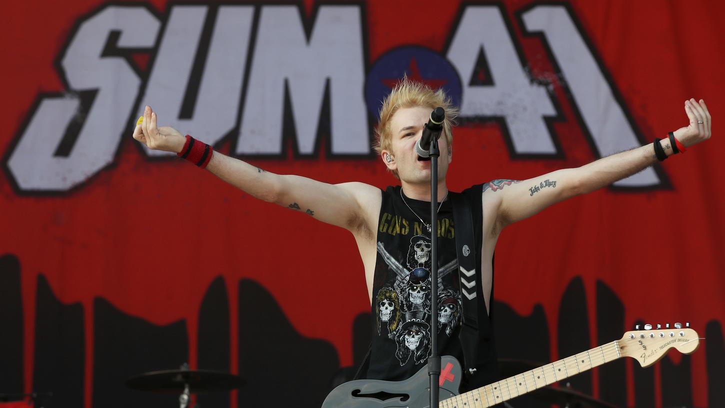 Der Sänger Deryck Whibley auf der Bühne bei Rock im Park auf der Bühne.