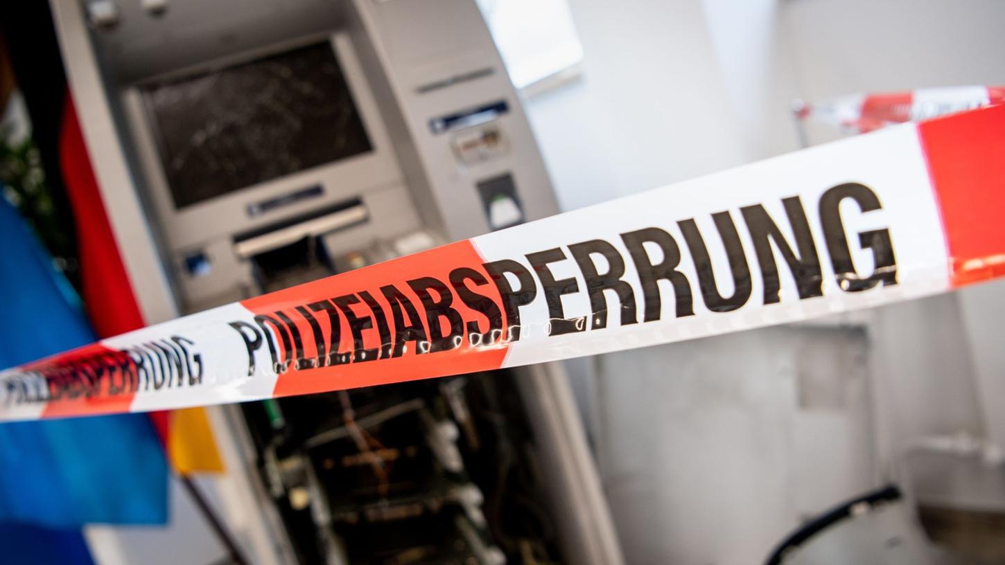 Die Sprengung von Geldautomaten hat sich zu einem gefährlichen Trend entwickelt. Die Sprengung von Geldautomaten hat sich zu einem gefährlichen Trend entwickelt.