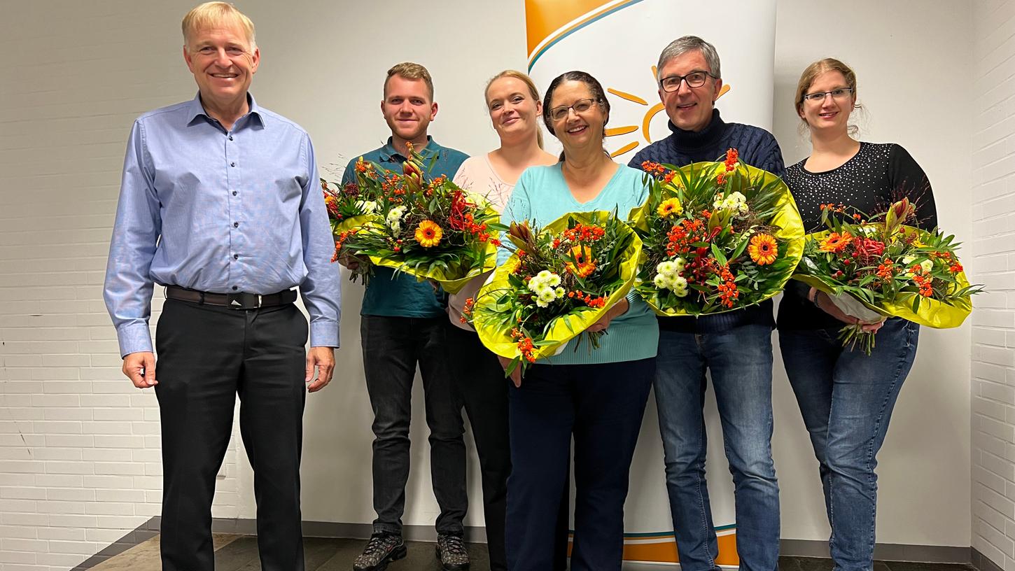 Die Freie Wähler Erlangen schicken folgenden Kandidatinnen und Kandidaten in die Landtags- und Bezirkstagswahl am 8. Oktober (v.l.): Axel Rogner, Jan Stammberger, Miriam Städtler, Anette Wirth-Hücking, Prof. Dr. Gunther Moll und Kristina Kunz.   