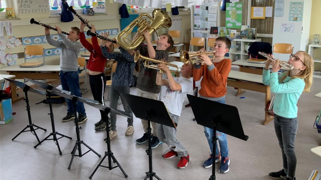 Zusammen macht es gleich viel mehr Spaß. Wer damit liebäugelt, ein Instrument zu lernen, kann sich bei den Schuppertagen der Musikschule Nürnberg informieren.