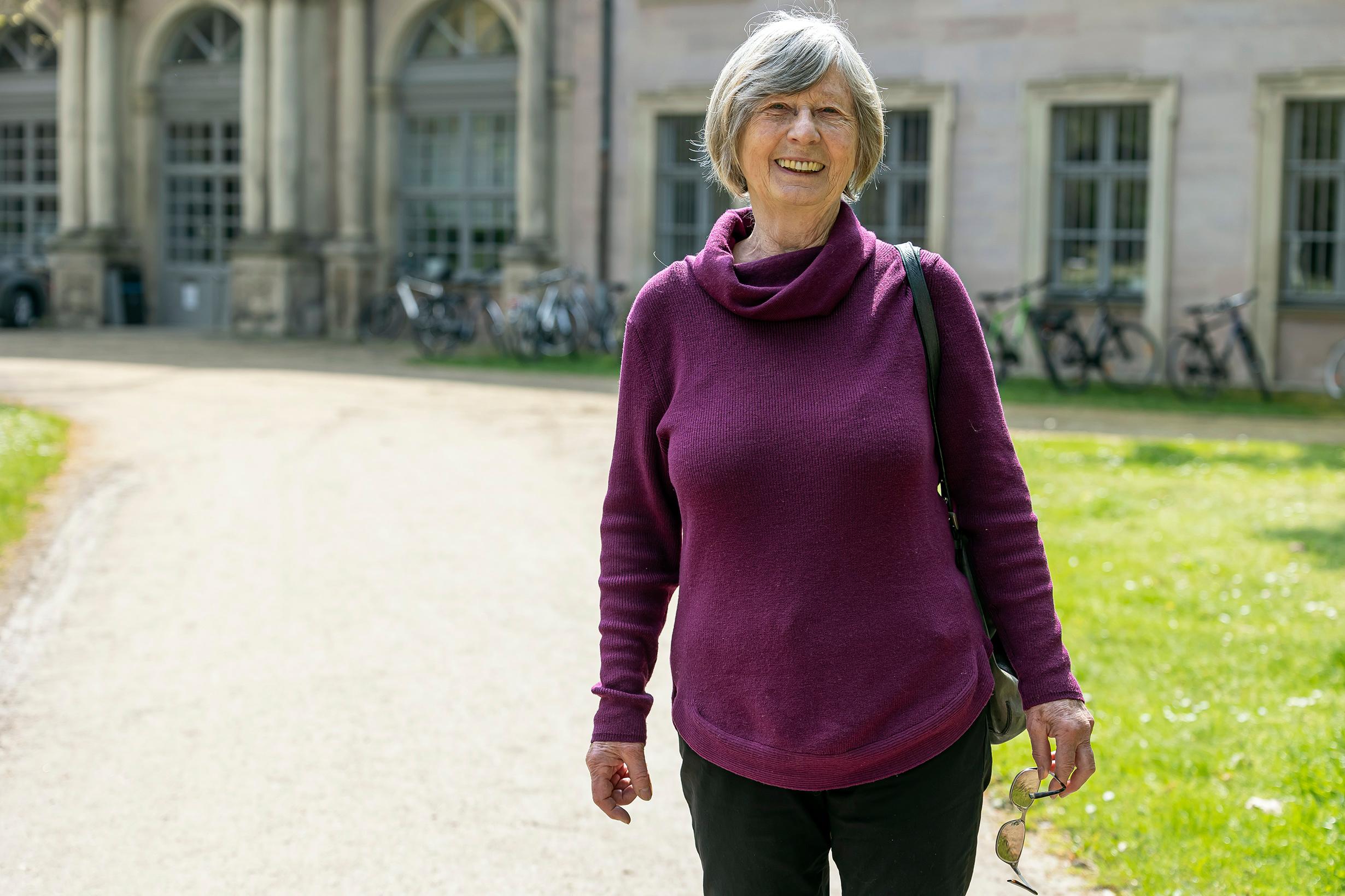 Prof. Dr. Christa Olbrich aus Berg hat es von der Kuhmagd zur