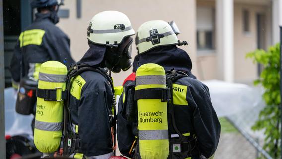 Massive Rauchentwicklung: Einsatzkräfte mussten ein Wohnhaus in Nürnberg komplett räumen