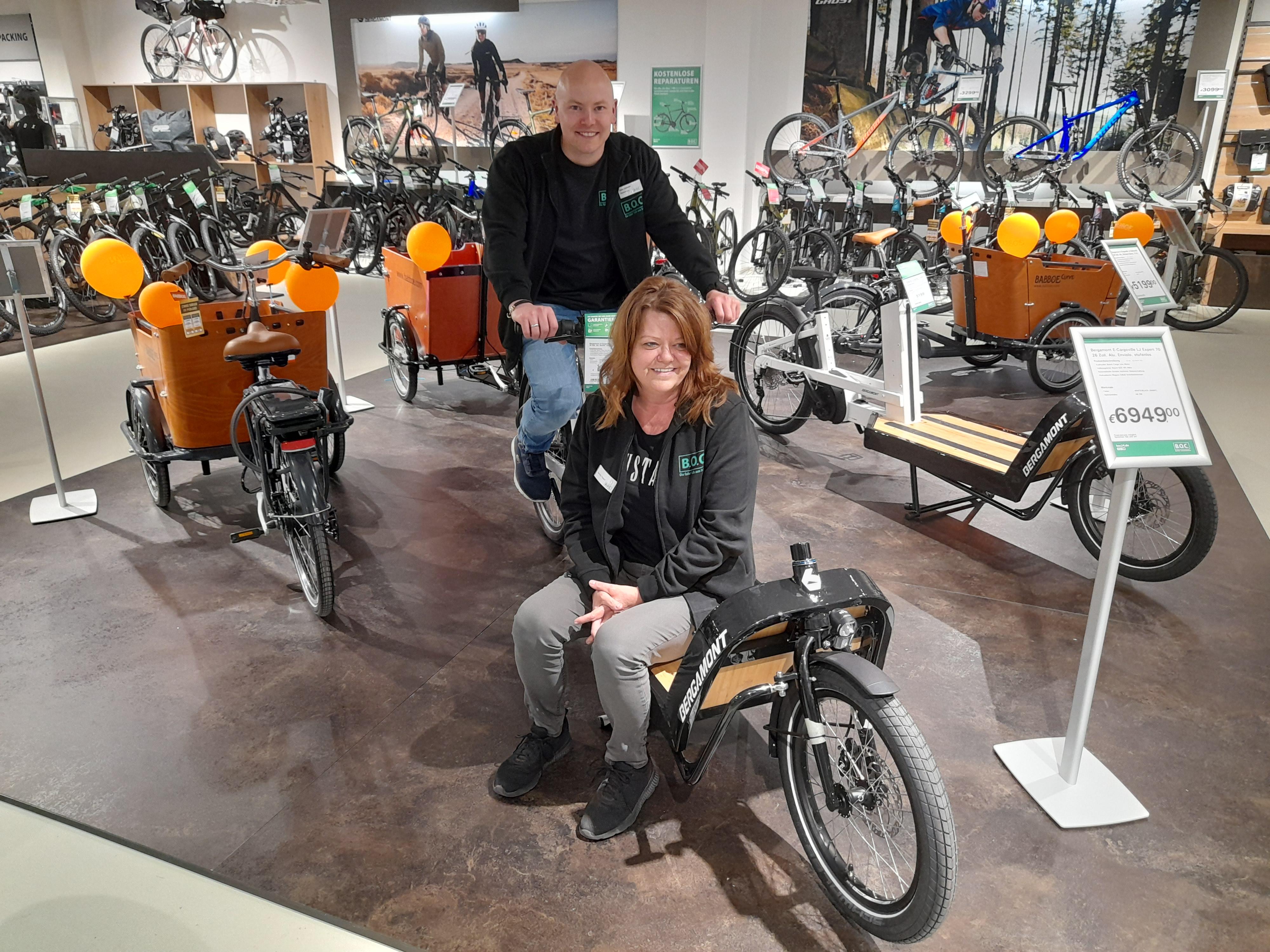 ersatz pedale für heimtrainer Fahrradpedale links und rechts Heimtrainer und verstellbarer Pedalriemen, Ersatz-Set, 2 Stück Sport & Freizeit GEAR PATROL AGAIN! – FOOTBALL Farbe:HIBISCUSRED