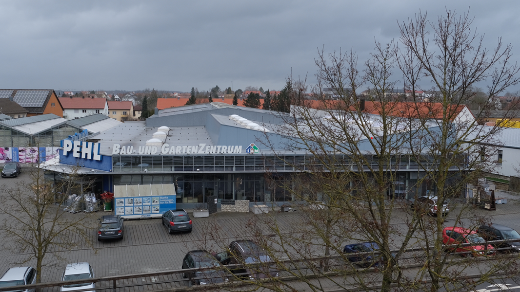 Der Bau- und Gartenmarkt Pehl wird die nächsten Monate an die BayWa übergehen, die von ihrem bisherigen Standort in Rothenburg auf dieses Gelände umziehen möchte.