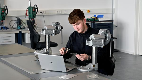 In unterschiedlich ausgestatteten Ausbildungsräumen können die unterschiedlichsten Fertigkeiten geschult und geübt werden.