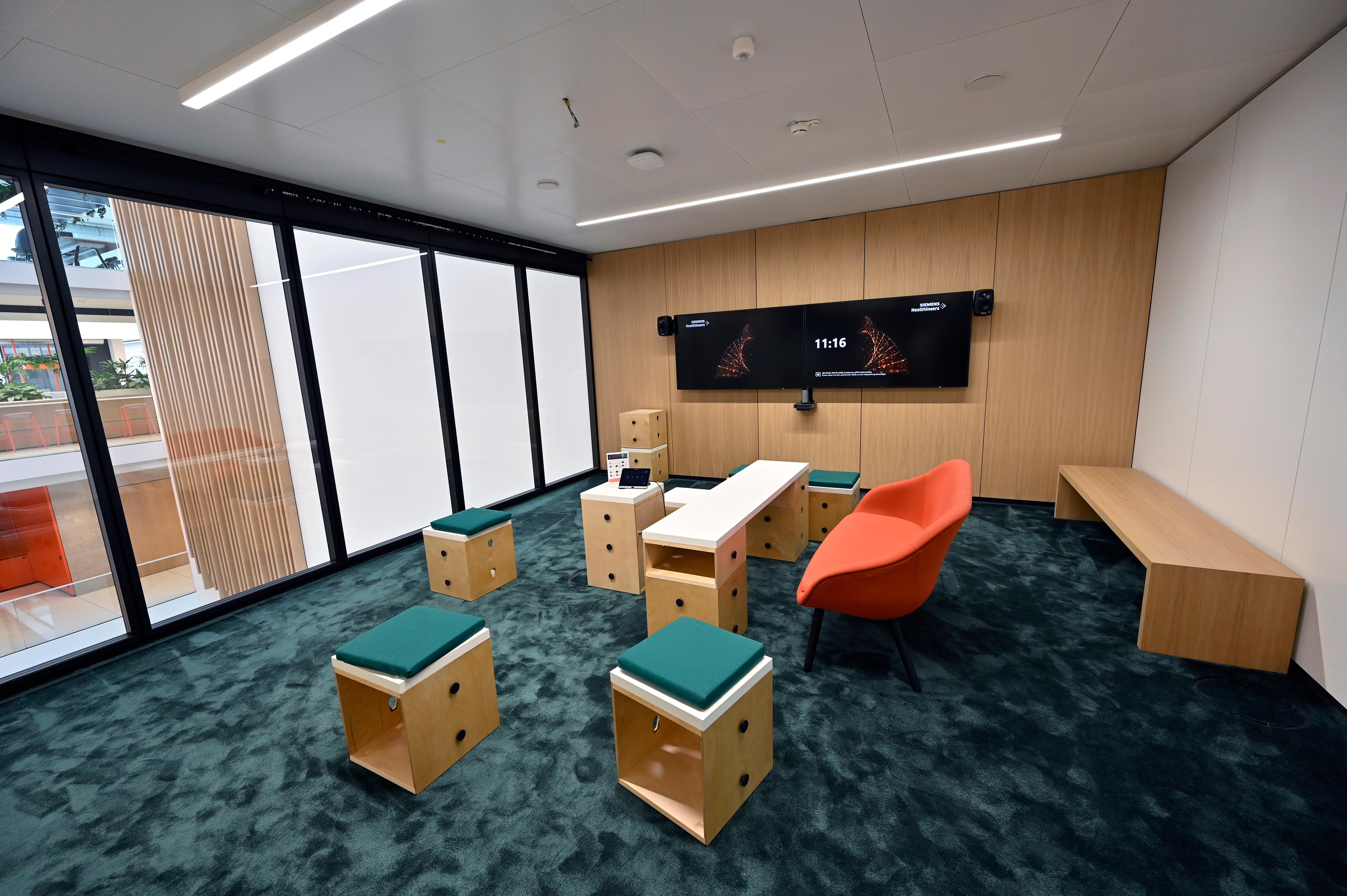 Der "Creativ Room" kann Rückzugsraum oder auch Raum für Teambesprechungen sein. Ideen können an einer beschreibbaren Wand skizziert werden.