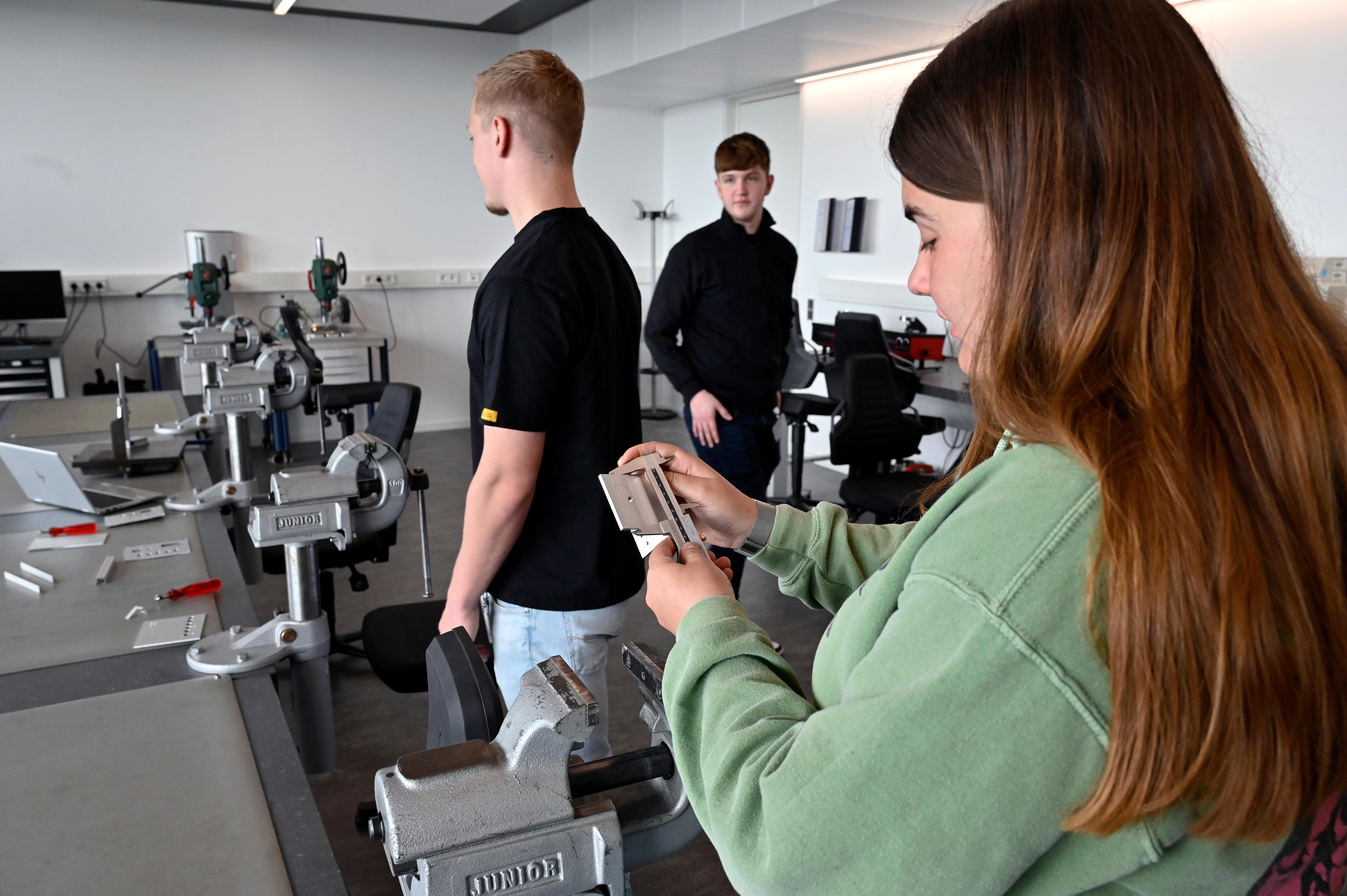 In unterschiedlich ausgestatteten Ausbildungsräumen können die unterschiedlichsten Fertigkeiten geschult und geübt werden.