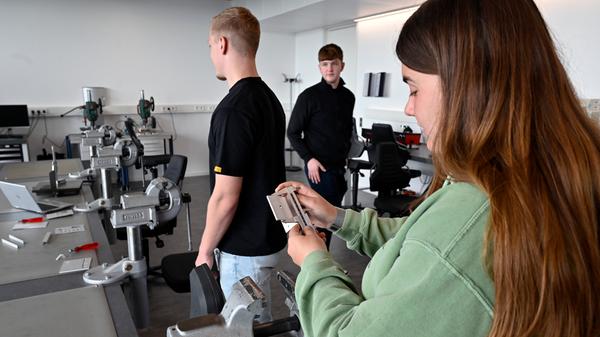 In unterschiedlich ausgestatteten Ausbildungsräumen können die unterschiedlichsten Fertigkeiten geschult und geübt werden.